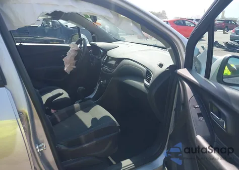 2018 Chevrolet Trax Ls z USA, uszkodzony, nr VIN 3GNCJKSB8JL178271